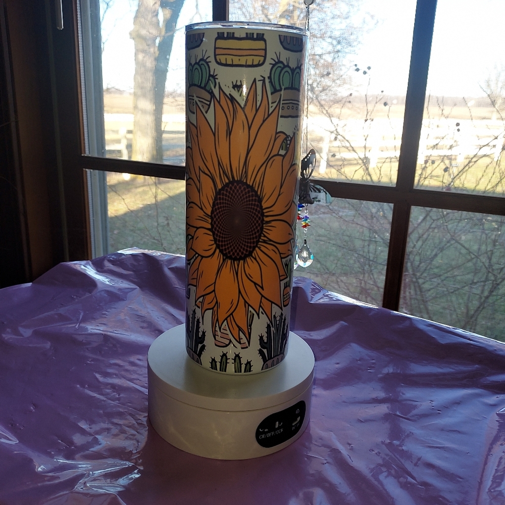 Sunflower cactus Handcrafted 20 oz tumbler brand new!
